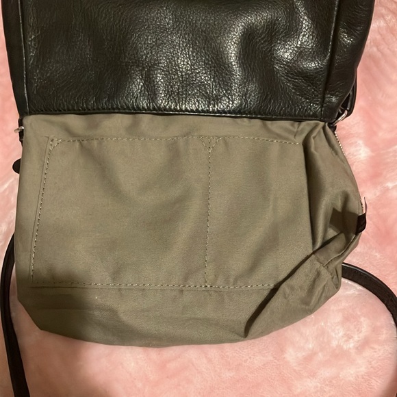 Margot genuine leather crossbody bag - Picture 15 of 17